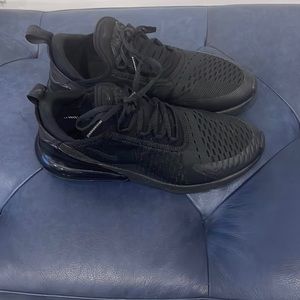 WORN ONCE!! Air Max 270 Men’s Sz 7.5US/39